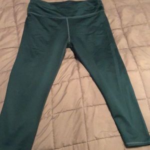 Size medium fabletics leggings